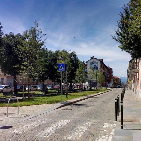 Elegante Appartamento Vicino Al Centro Turijn Buitenkant foto